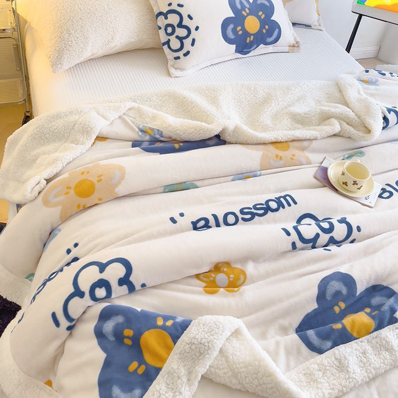 Cute Sherpa Blanket | Warm & Reversible Winter Throw